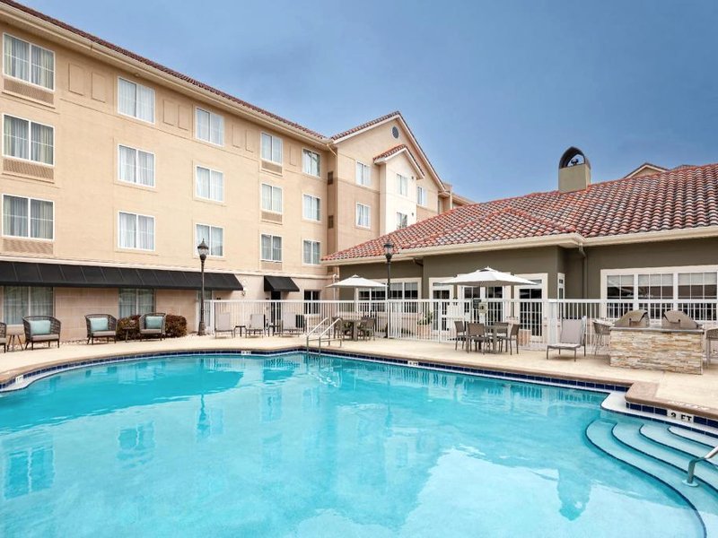 Homewood Suites by Hilton Jacksonville-South/St. Johns Ctr.の写真