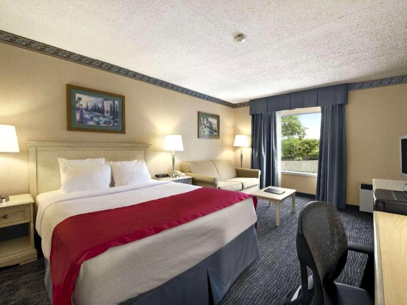 Ramada by Wyndham Trentonの写真