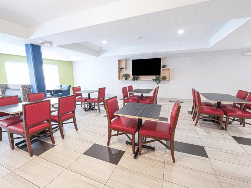 Holiday Inn Express Hotel & Suites East Lansing By IHGの写真