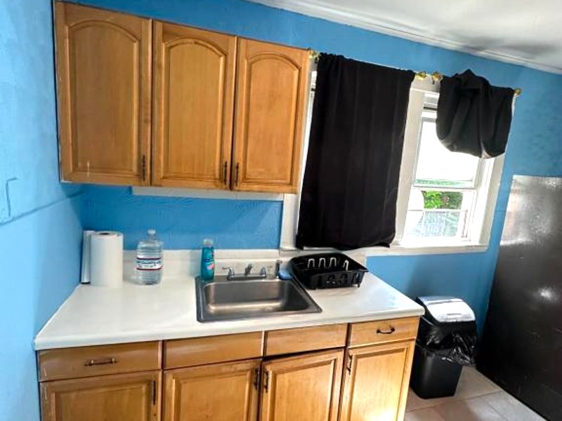 Fidelia Diamond Room Queen Bed Minutes from Newark Liberty International Airport and Newark Penn Staの写真