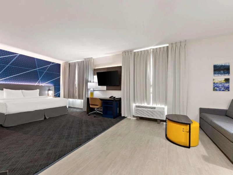 コンフォート スイーツ (Comfort Suites)の写真