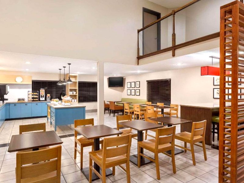 カントリー イン & スイーツ バイ ラディソン ダールグレン-キング ジョージ VA (Country Inn & Suites by Radisson, Dahlgren-King George, VA)の写真