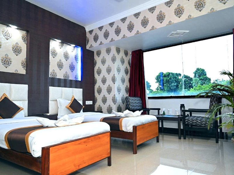 ホテル ラジュハンス インターナショナル (Hotel Rajhans International)の写真