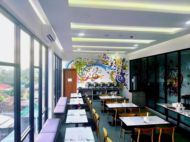 フロント ワン ホテル トゥルンガグン (Front One Hotel Tulungagung)の写真