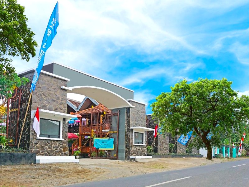 Super OYO 91568 Trisna Srabah Resort Homestay & Restoの写真