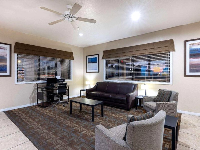 デイズ イン バイ ウィンダム ロズウェル (Days Inn by Wyndham Roswell)の写真