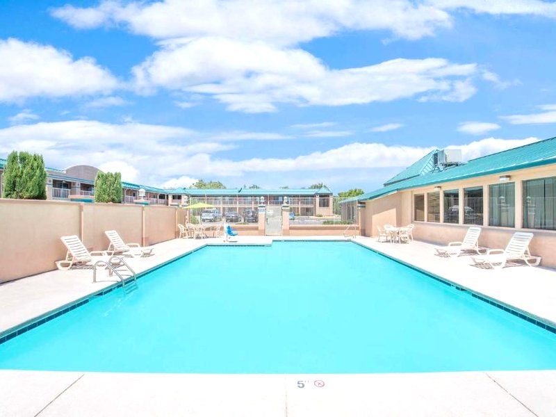 デイズ イン バイ ウィンダム ロズウェル (Days Inn by Wyndham Roswell)の写真