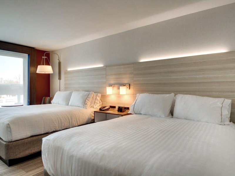 Holiday Inn Express & Suites Galesburg By IHGの写真