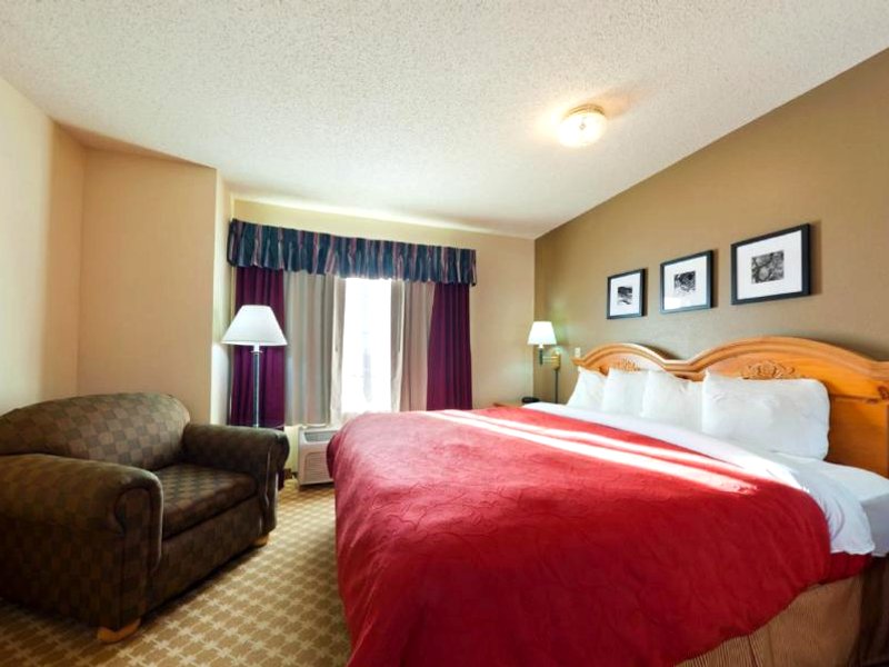 AmericInn by Wyndham Galesburgの写真