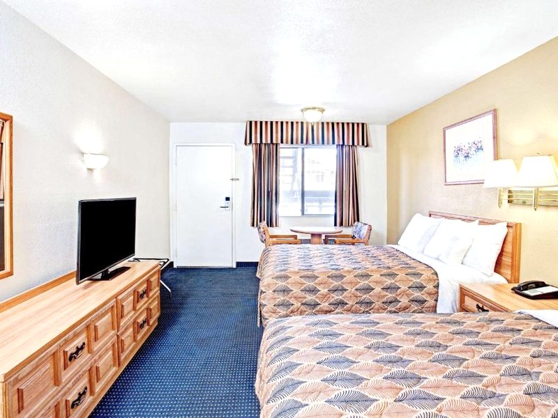 トラベロッジ バニング カジノ アンド アウトレット モール (Travelodge by Wyndham Banning Casino and Outlet Mall)の写真