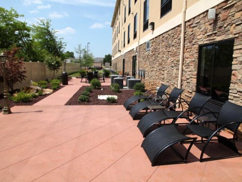 Holiday Inn Express & Suites Huntsville Airport By IHGの写真
