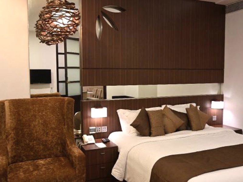 ザ マーシー ラグジュアリー ビジネス ホテル (The Mercy Luxury Business Hotel)の写真