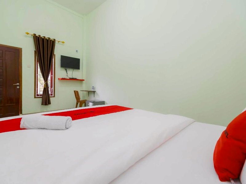 RedDoorz Syariah Near RSUD Dr HM Rabain Muara Enimの写真