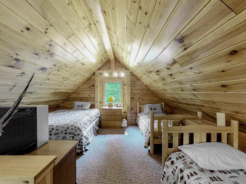 Lucky Lakefront Log Cabinの写真