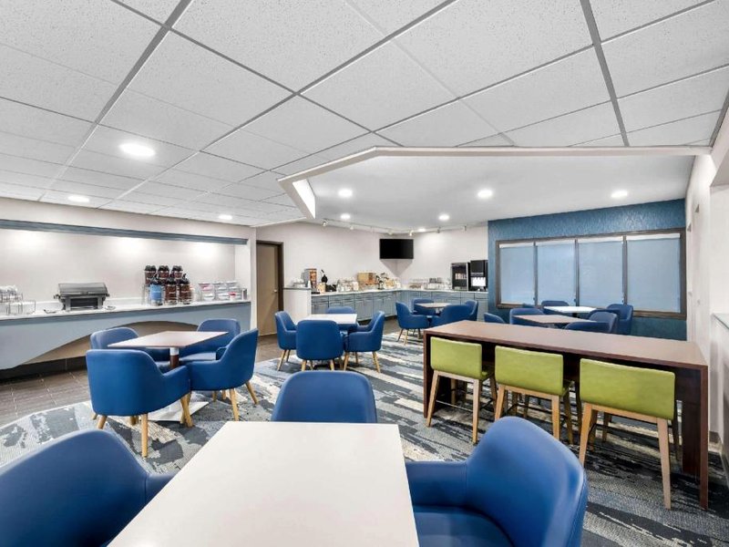 Comfort Suites Stevens Pointの写真