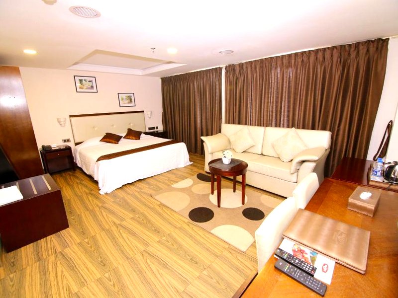 Hotel KGA Elite Continentalの写真