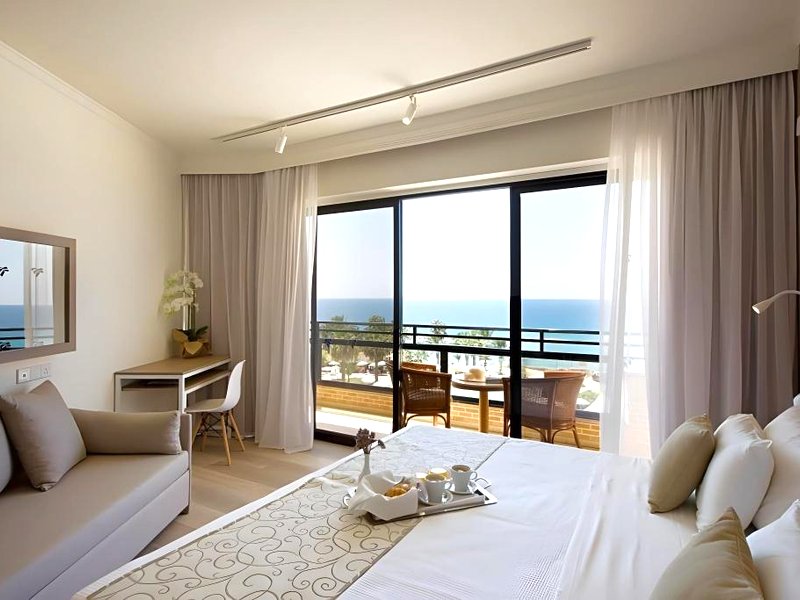 ヴィーナス ビーチ ホテル パフォス (Venus Beach Hotel Paphos)の写真