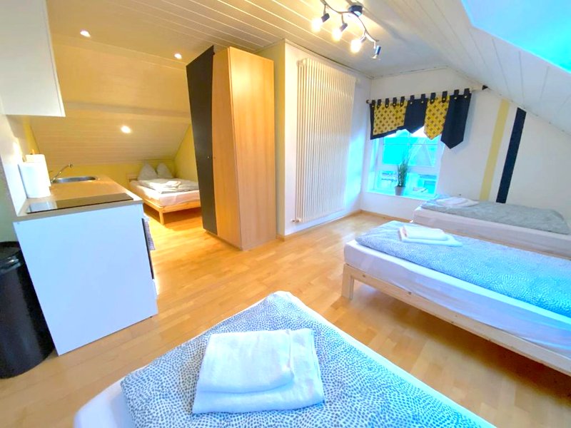V Apartment 4 Personen - Monteurzimmer - Ferienwohnung - Kronwiedenの写真