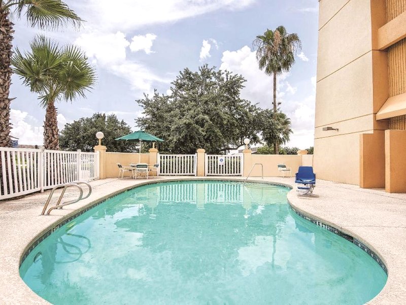ラ キンタ イン&スイーツ バイ ウィンダム ヒューストン ベイタウン イースト (La Quinta Inn & Suites by Wyndham Houston Baytown East)の写真