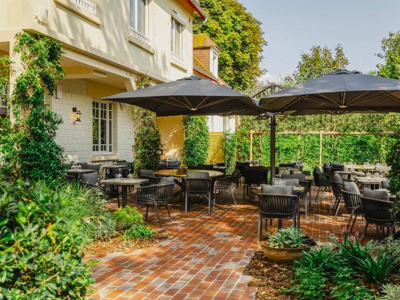 Le Castel Cabourg hotel & SPA- Restaurant La Calypsoの写真