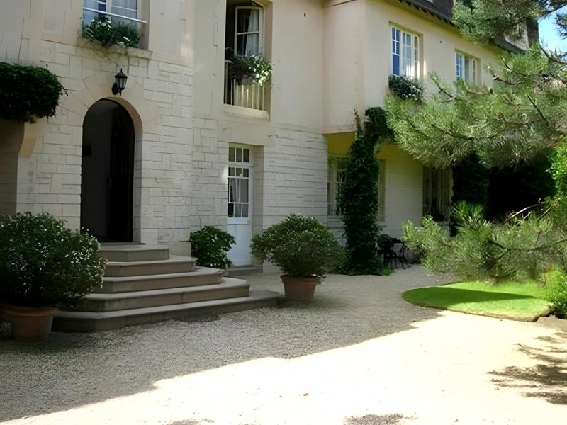 Le Castel Cabourg hotel & SPA- Restaurant La Calypsoの写真