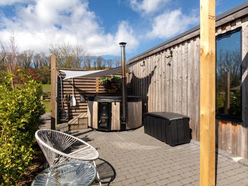 The Birdbox - Unique Hot Tub Cabin in Millportの写真