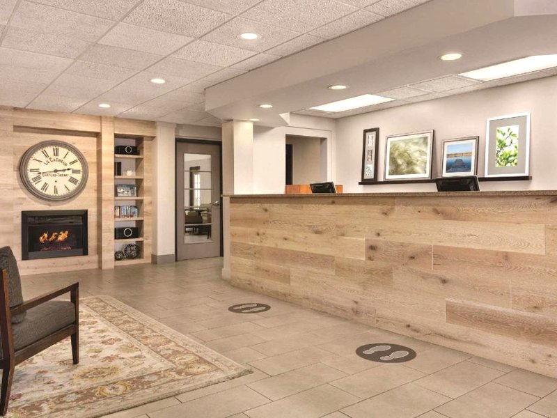 カントリー イン&スイーツ バイ ラディソン ポート クリントン OH (Country Inn & Suites by Radisson, Port Clinton, OH)の写真