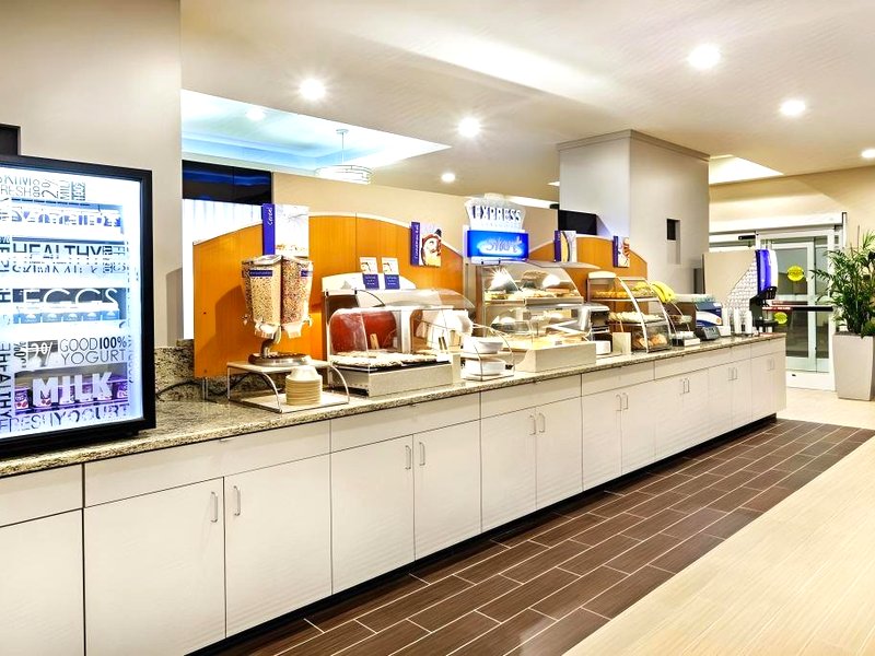 Holiday Inn Express & Suites Charleston Dwtn – West Edge By IHGの写真