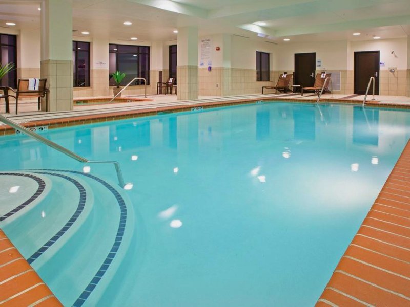 Holiday Inn Express Hotel And Suites Columbus Edinburgh By IHGの写真