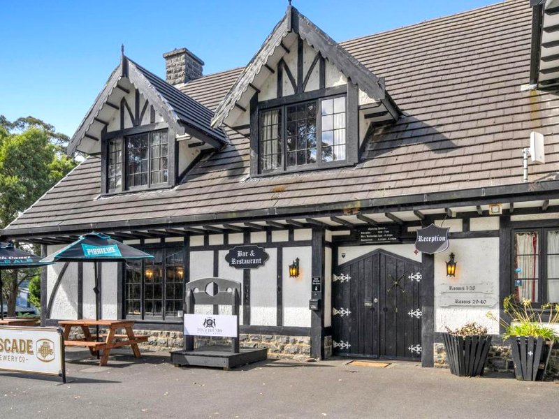 ザ フォックス アンド ハウンズ ヒストリック ホテル (The Fox and Hounds Historic Hotel)の写真