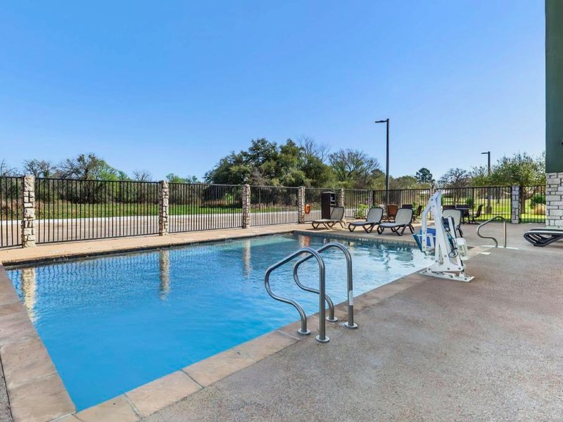 Best Western La Grange Inn & Suitesの写真