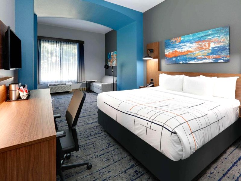 La Quinta Inn & Suites by Wyndham Jacksonville TXの写真