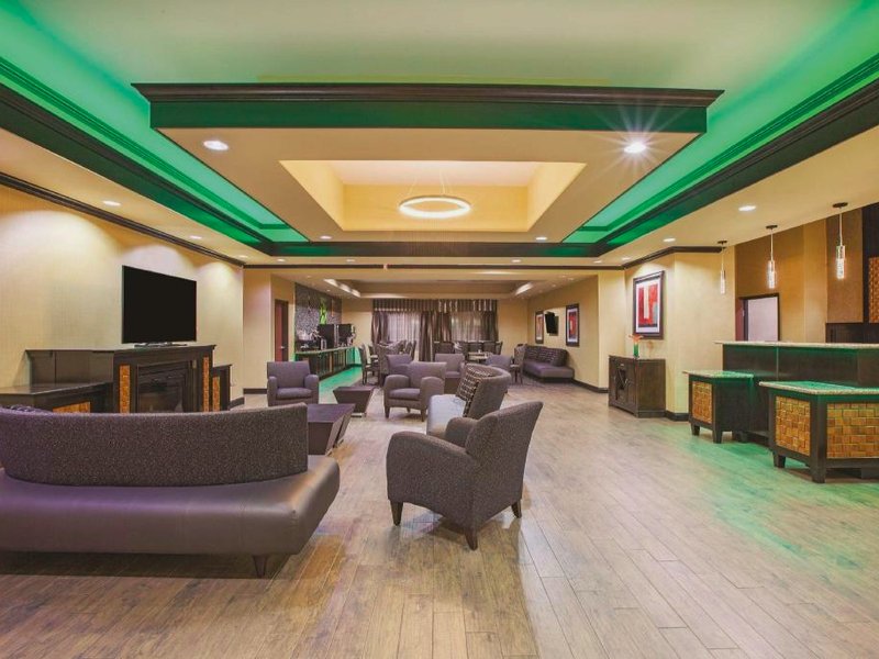 La Quinta Inn & Suites by Wyndham Jacksonville TXの写真