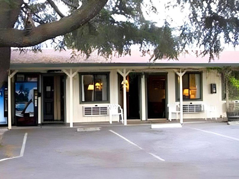 ケルシーヴィル モーテル (Kelseyville Motel)の写真