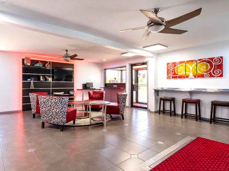 Econo Lodge Inn & Suitesの写真