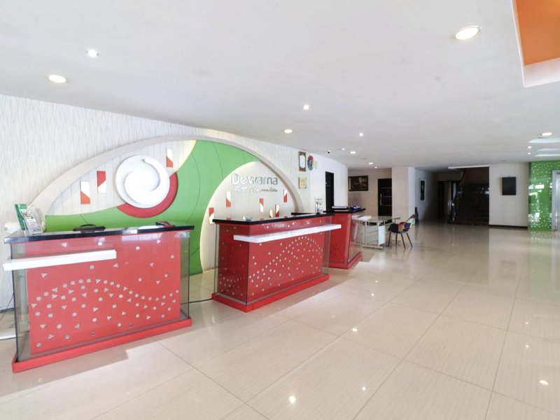 デワルナ ホテル アンド コンベンション ボジョネゴロ (Dewarna Hotel and Convention Bojonegoro)の写真