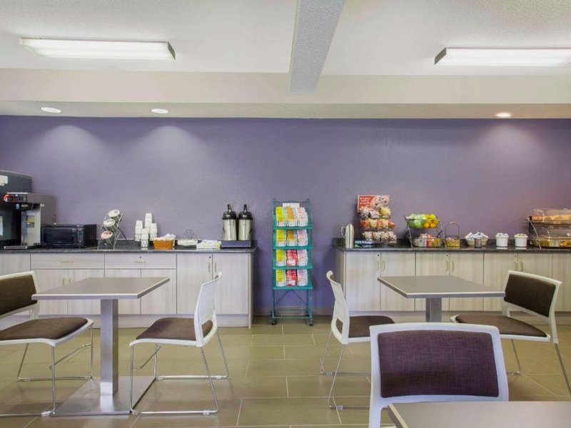 マイクロテル イン&スイーツ バイ ウインダム リーズバーグ マウント ドラ (Microtel Inn & Suites by Wyndham Leesburg/Mt Dora)の写真