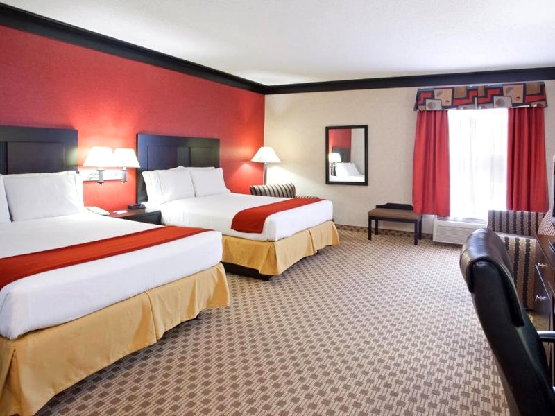 Quality Inn & Suites Oakwood Village - Cleveland Southの写真