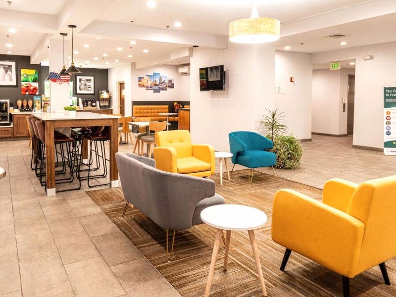 Quality Inn & Suites Oakwood Village - Cleveland Southの写真
