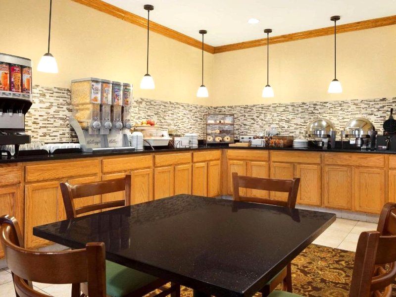 カントリー イン&スイーツ バイ ラディソン マケドニア (Country Inn & Suites by Radisson, Macedonia, OH)の写真