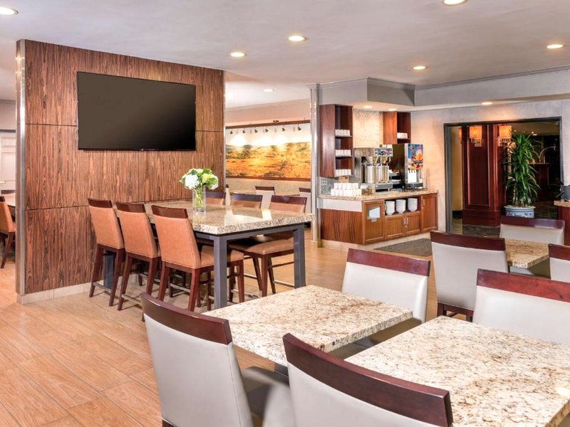 エアーズ スイーツ ヨーバ リンダ (Ayres Suites Yorba Linda)の写真