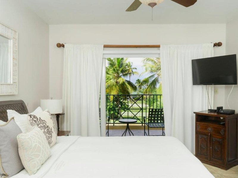 ヴィラ モンタナ ビーチ リゾート (Villa Montana Beach Resort)の写真