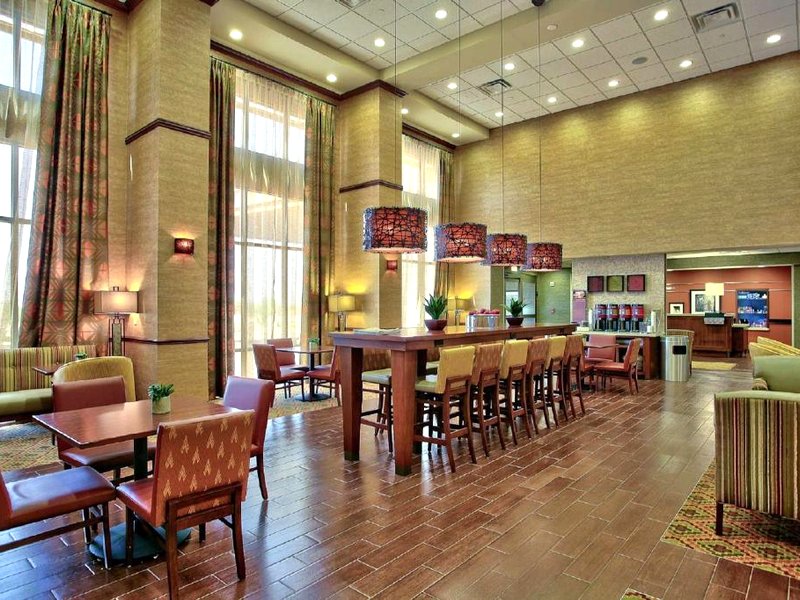 ハンプトン イン & スイーツ スコッツデール アット トーキング スティック (Hampton Inn & Suites Scottsdale at Talking Stick)の写真