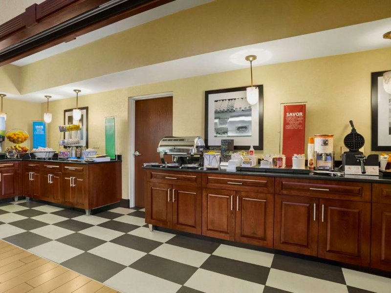 ハンプトン イン フォレスト シティ (Hampton Inn Forrest City)の写真