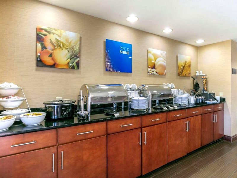 コンフォート スイーツ (Comfort Suites)の写真