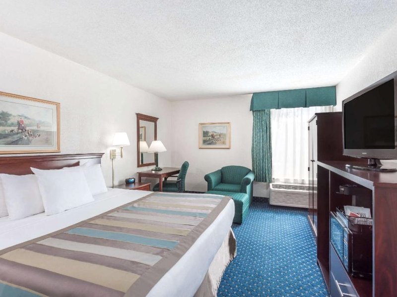 ベイモント バイ ウィンダム グリーンズボロ コロシアム (Baymont by Wyndham Greensboro/Coliseum)の写真