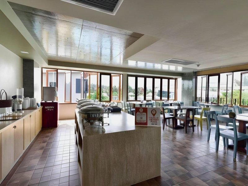 ザ シックスティーン ナイヤン ビーチ ホテル (The Sixteenth Naiyang Beach Hotel)の写真