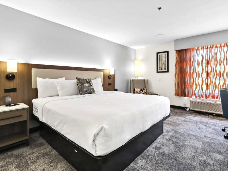 La Quinta Inn & Suites by Wyndham Atlanta South - Newnanの写真