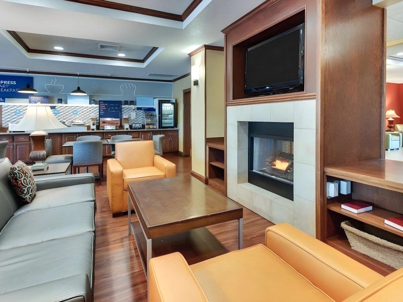 Holiday Inn Express Hotel & Suites Lancaster-Lititz By IHGの写真