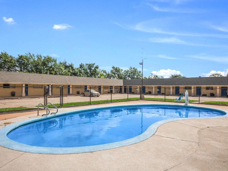 アメリカズ ベスト バリュー イン ギディングス  (Americas Best Value Inn Giddings)の写真